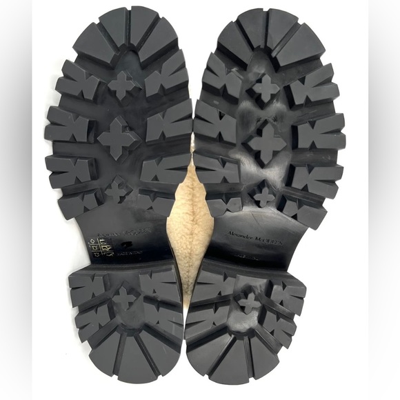 ALEXANDER MCQUEEN Shearling Wander Chelsea Platform Combat Boots 39.5 9.5 w/box - Picture 10 of 11